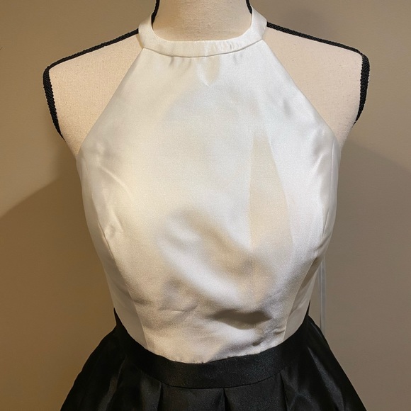 Glamour by Terani Couture Mini Halter Prom Dress - Picture 3 of 13